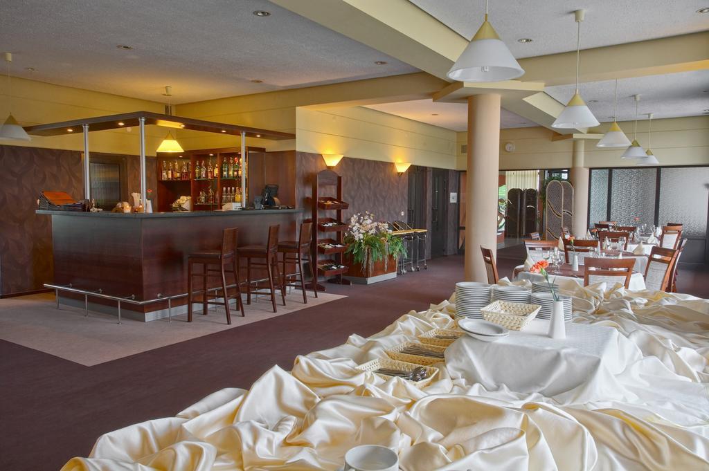 Hotel Perla Bieszczadow Geovita Czarna Kültér fotó