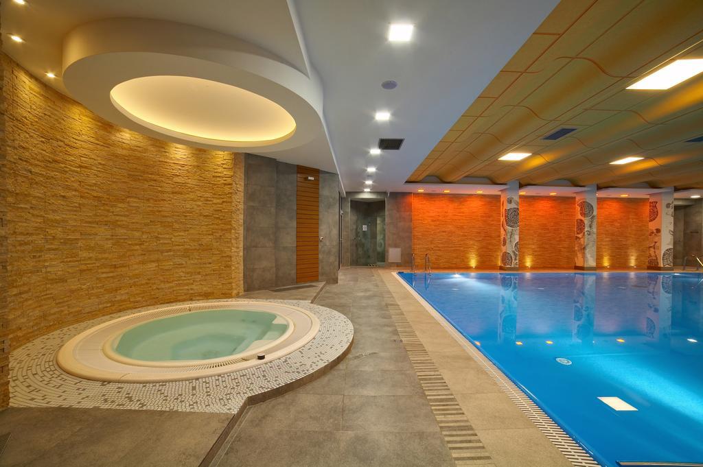Hotel Perla Bieszczadow Geovita Czarna Kültér fotó