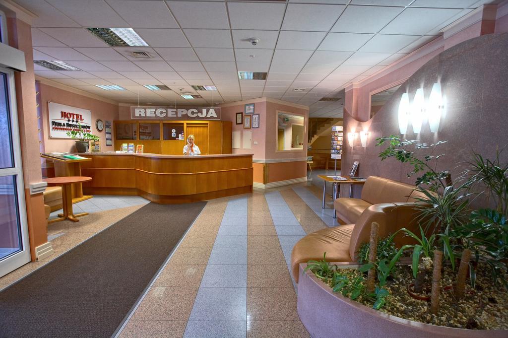 Hotel Perla Bieszczadow Geovita Czarna Kültér fotó