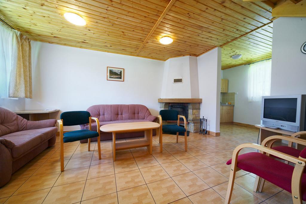 Hotel Perla Bieszczadow Geovita Czarna Kültér fotó